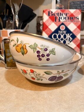 Fruit-Print Ceramic Mixing Bowls with Silver Rim - White